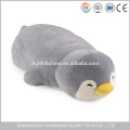 vente en gros d&#39;affaires doux pingouin oreiller en forme de peluche